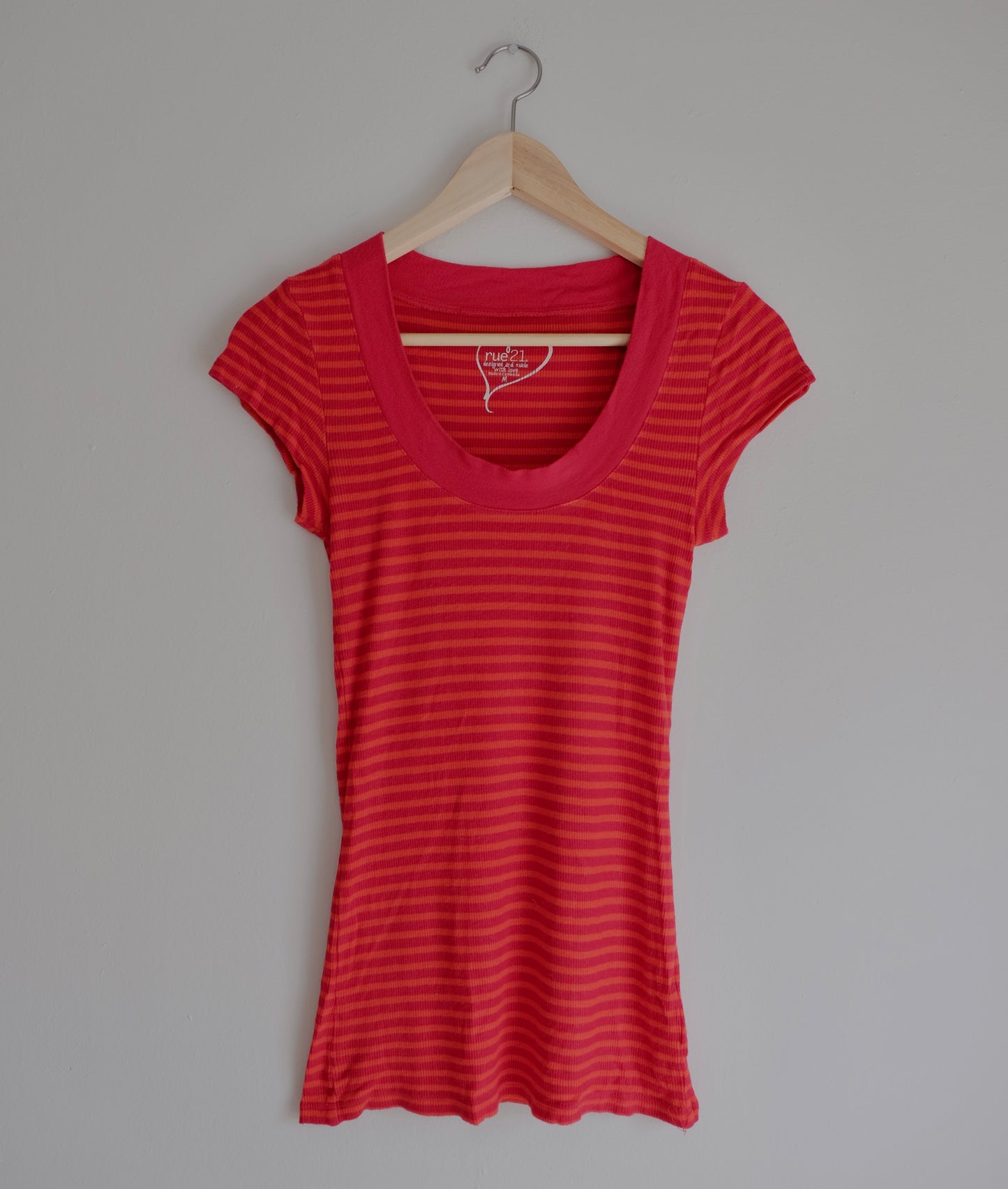 [frizzy finds] long red + orange top