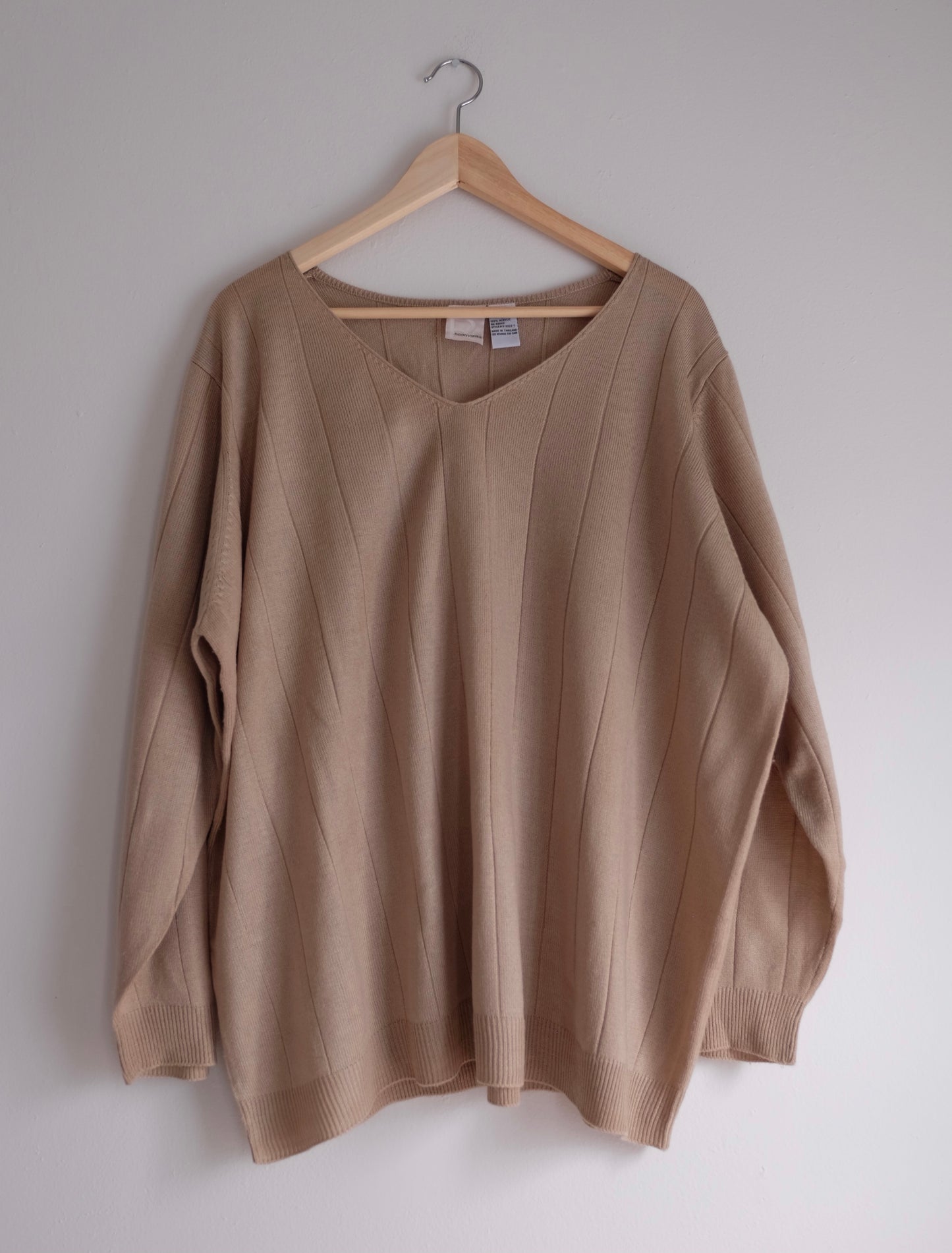 [frizzy finds] creme sweater